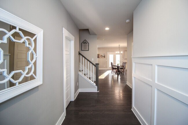 Building Photo - $500 OFF Special - Spacious 5bd/4.5 Ba hom...