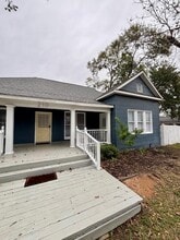 Building Photo - 210 E Phillips St