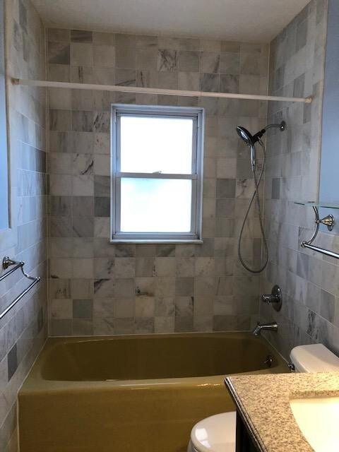 Building Photo - 195 Lake St