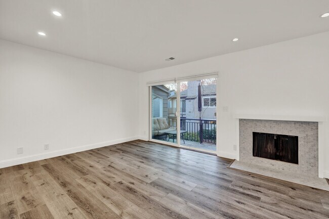 Foto del edificio - 115 Temescal Cir