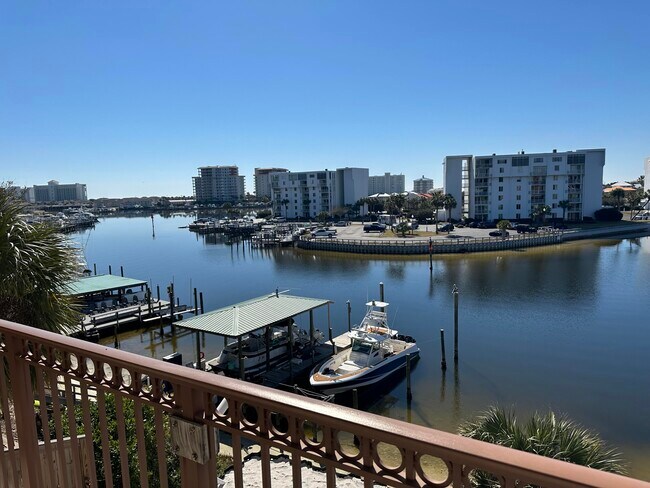 Foto del edificio - 724 Harbor Blvd