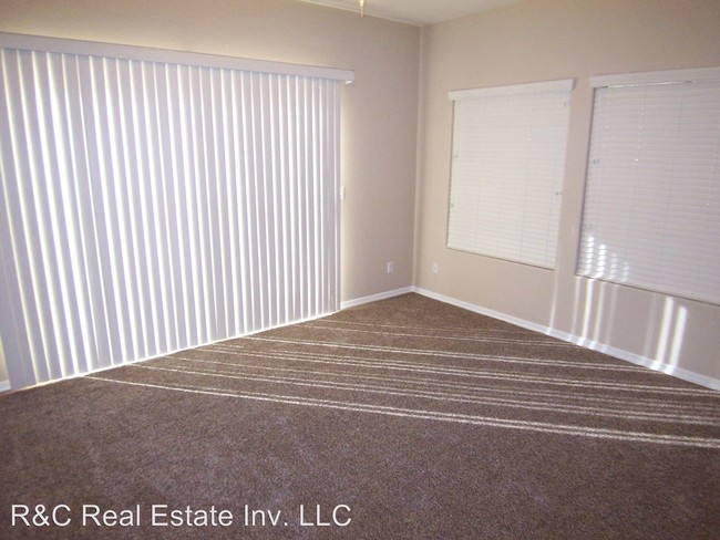 Building Photo - 1406 W Emerald Ave