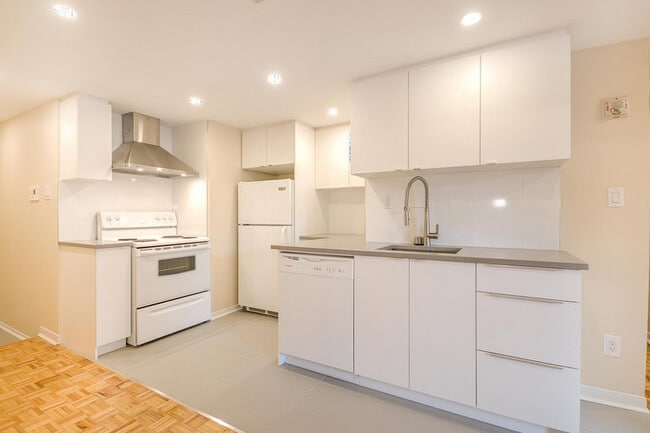 Photo du bâtiment - 2235 Av Prud'homme