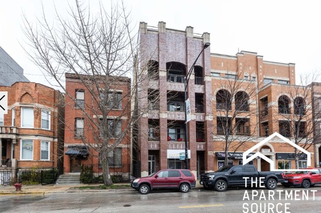 Foto del edificio - 1136 W Diversey Pkwy