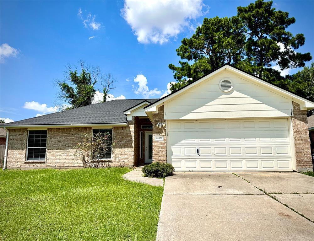 Foto principal - 22207 Falconwood Ln
