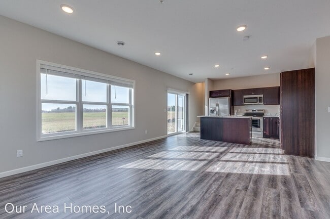 Building Photo - 3 br, 3 bath House - 12651 Pond View Rd
