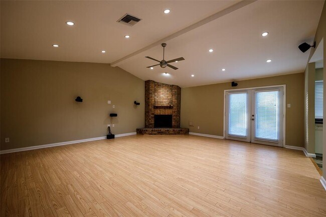 Foto del edificio - 603 Woodcombe Dr