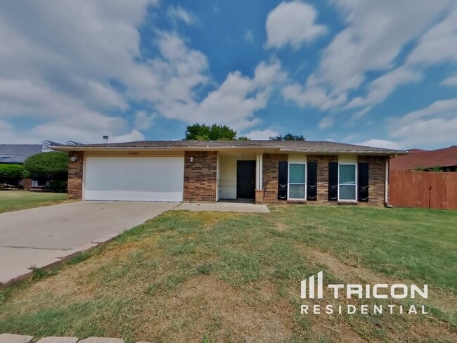 Building Photo - 1507 Carlsbad Dr