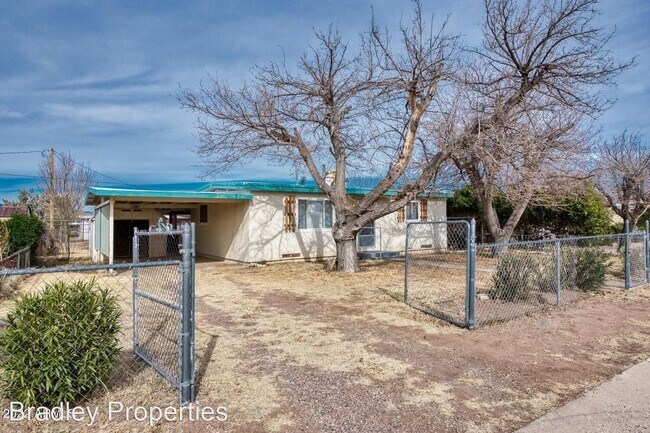 Foto del edificio - 2 br, 1 bath House - 105 E Yuma St