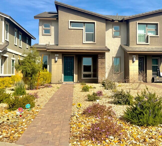 Foto del edificio - 3 Bedroom Townhome for Rent in Cadence Henderson | Solar Home | Master-Planned Community Near Las...