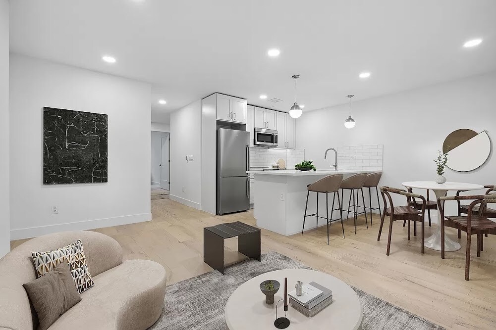 Foto principal - 154 W 9th St