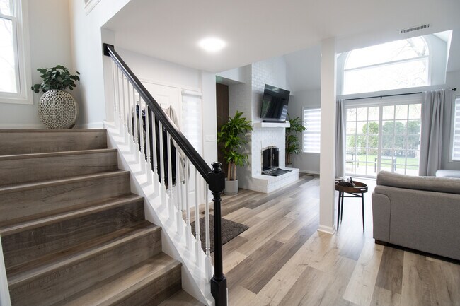 Foto del edificio - 1843 W White Oak St