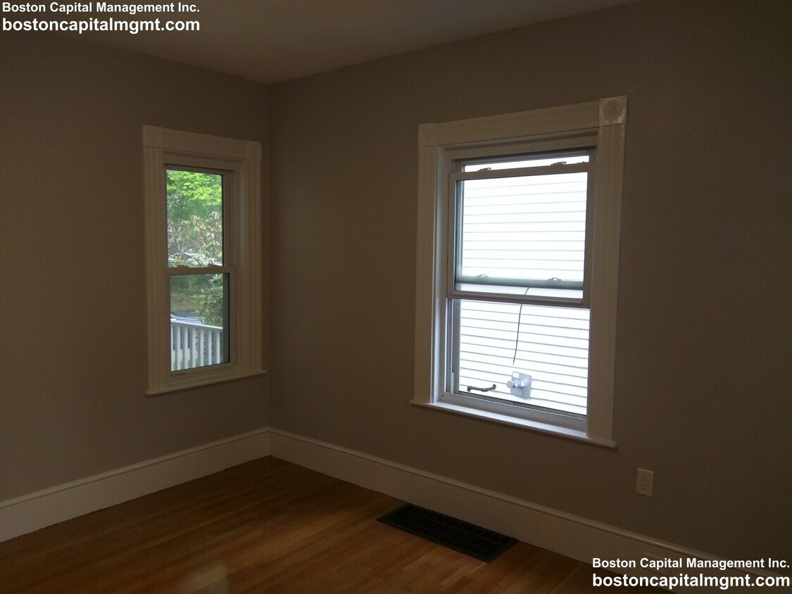 Primary Photo - 30 Touro Ave