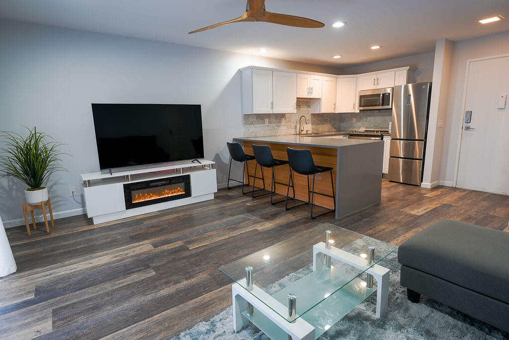 Foto principal - 77805 California Dr