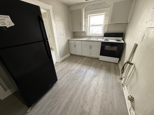 Building Photo - 1421 Long Ave