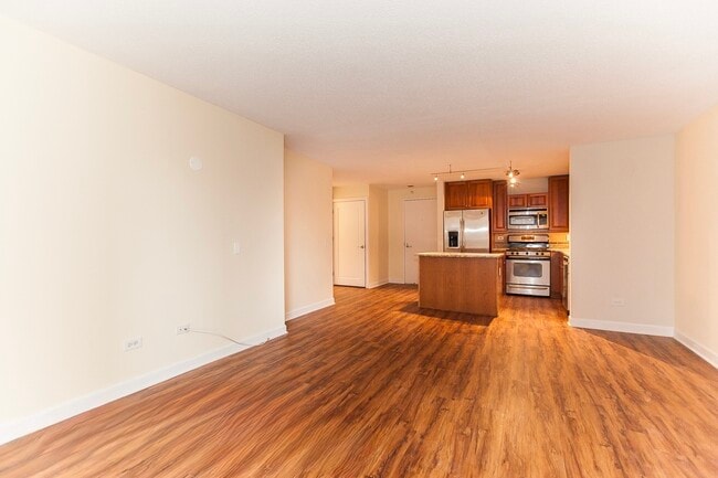 Building Photo - 545 N Dearborn St