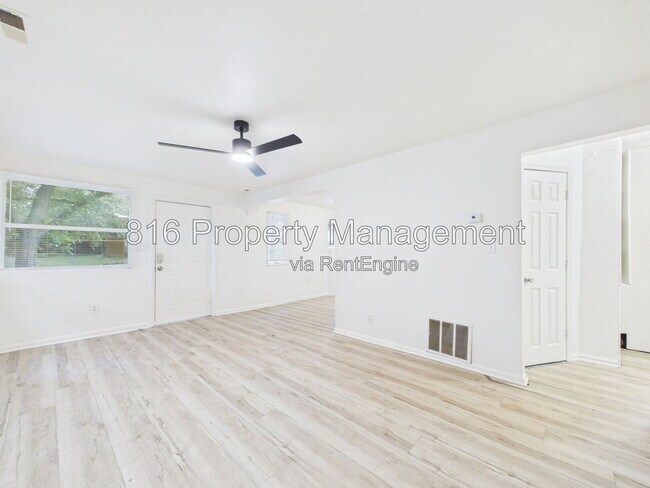 Foto del edificio - 6711 Agnes Ave