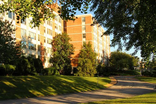 Roland Park Condo - 4401 Roland Ave