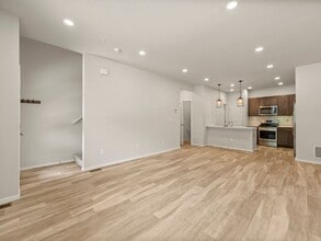 Building Photo - Beautiful 3 Bed 2.5 Bath Townhome in North East Fort Collins!
