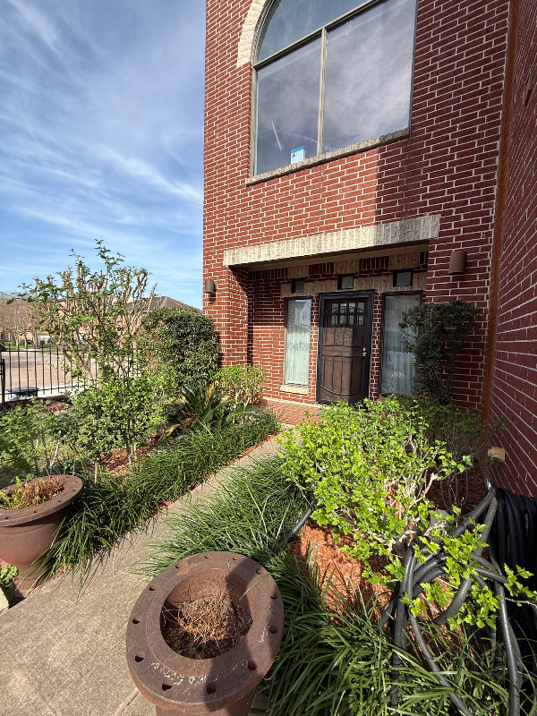 Foto del edificio - 9801 Riddlelink Ln