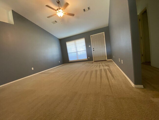 Foto del edificio - Southfield Heights Cutie! 3 Bed 2 Bath 2 C...