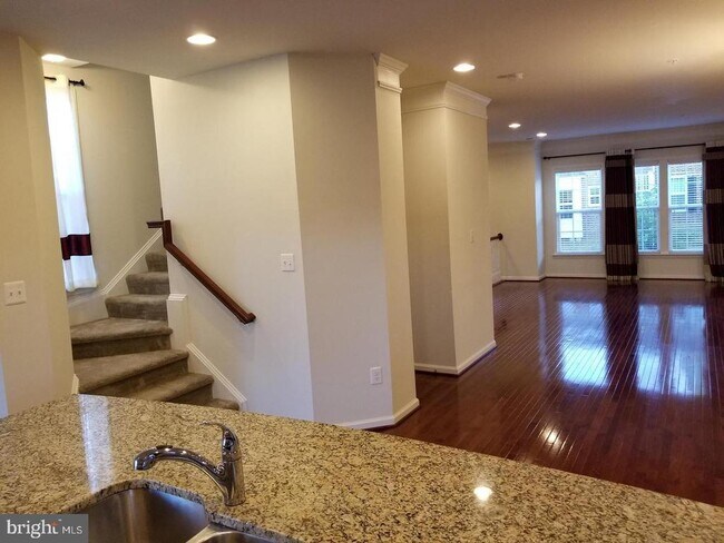 Building Photo - 11801 Mango Ln