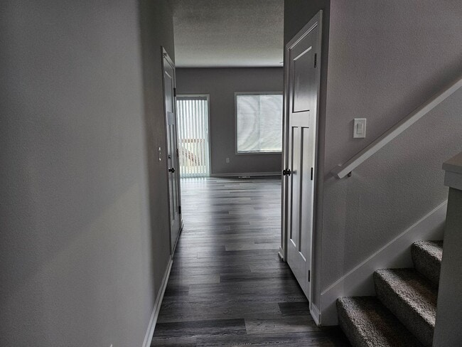 Foto del edificio - 3 Bed / 2.5 Bath Home in Norwalk. Move-In Special: Get 1 month FREE with an 18-Month Lease!