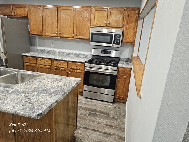 Foto del edificio - 26154 Rogers Rd