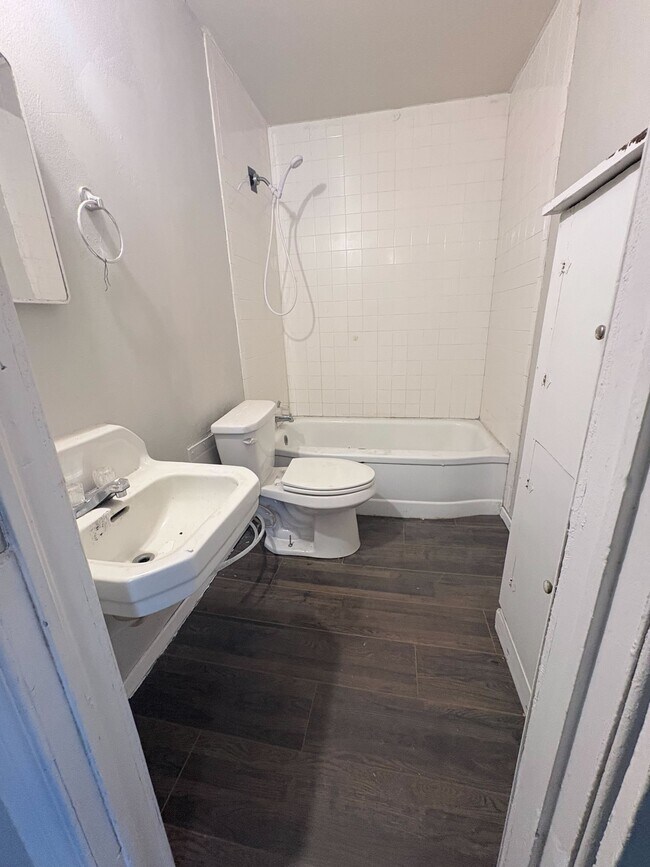 Foto del edificio - 312-14 N Hedgecoke St