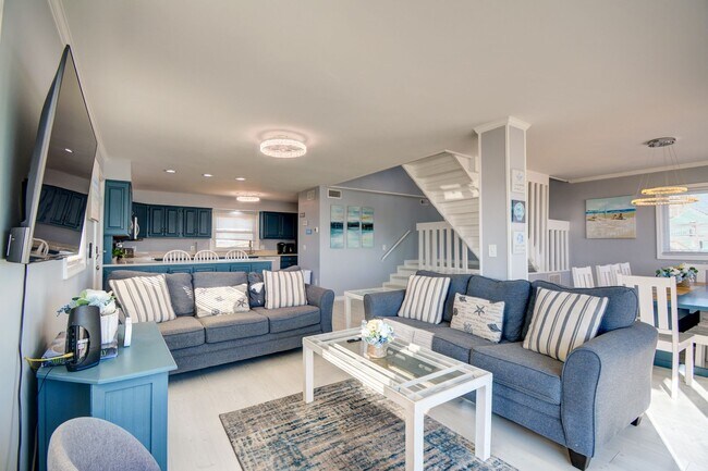 Foto del edificio - Off Season Rental **Oceanfront, Pet Friendly, 4 Bedroom Beach House** Available November 1st, 202...