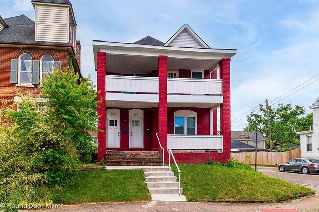 Building Photo - 850 Wilson Ave