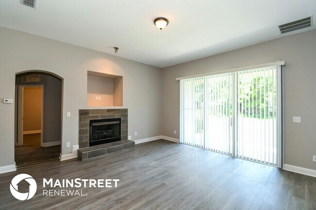 Foto del edificio - 11595 Oaklawn Rd