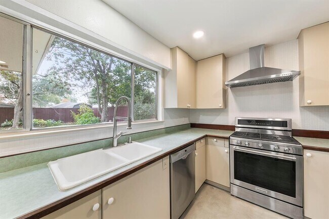 Foto del edificio - 5221 W 43rd St