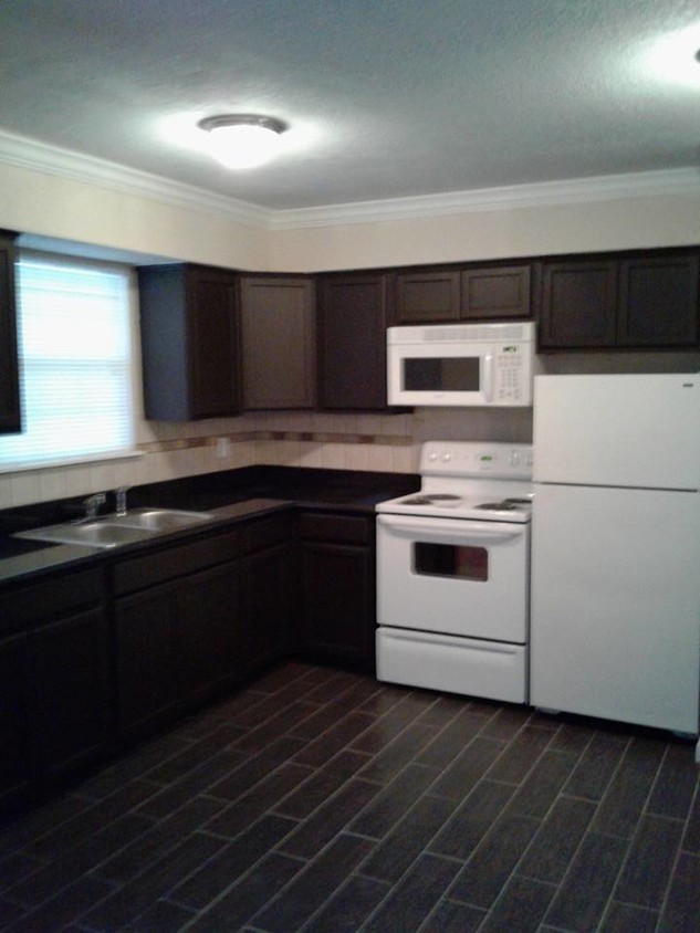 Primary Photo - 13919 Texarkana St