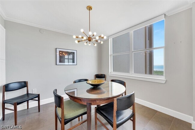 Foto del edificio - 6585 Nicholas Blvd