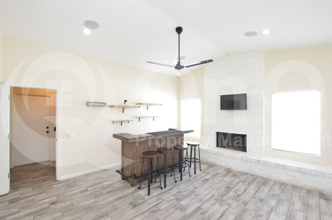 Building Photo - 4549 N 101st Ave