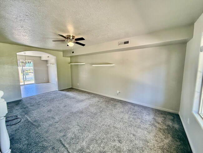 Foto del edificio - Lexington Hills Townhome