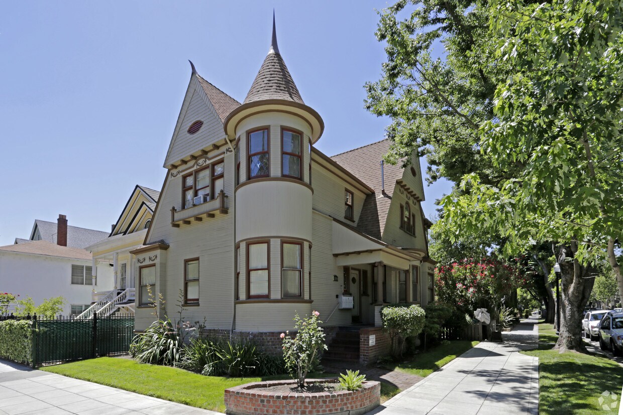 Primary Photo - 2600 N St