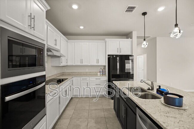 Building Photo - 2715 Clear Night Ave
