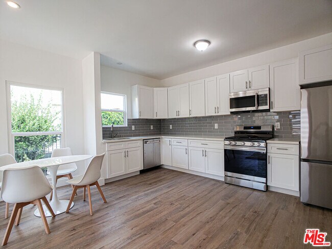 Foto del edificio - 2953 Francis Ave