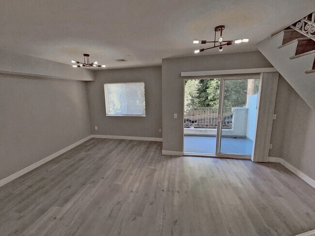Foto del edificio - 1270 Stoner Ave