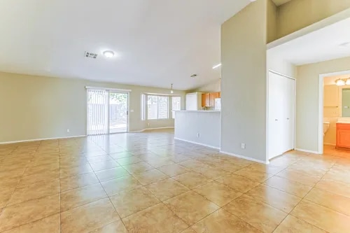 Building Photo - 504 N Hassett