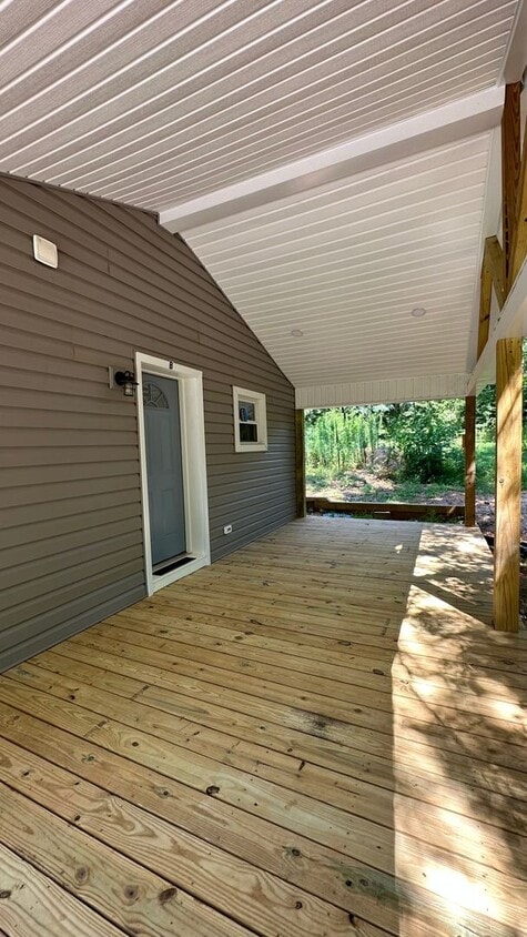 Charming Brand New 1 Bedroom 1 Bath Duplex - Charming Brand New 1 Bedroom 1 Bath Duplex