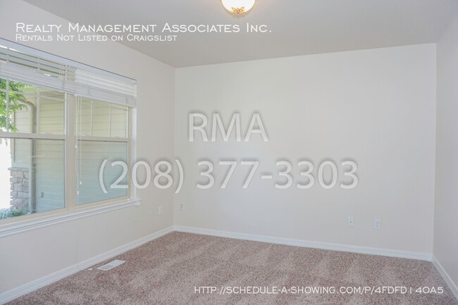 Building Photo - 2037 W Grassy Branch Dr
