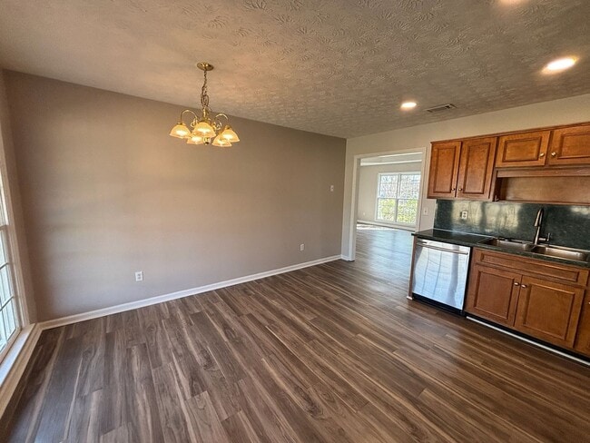 Foto del edificio - Keys to Happiness – Unlock Your New Home.