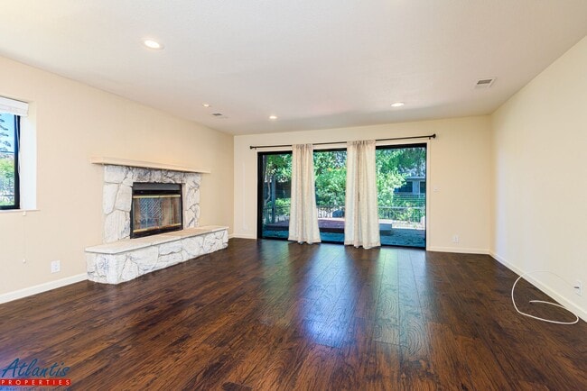Lovely Townhouse | Resort-Style Community - Lovely Townhouse | Resort-Style Community