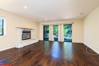 Building Photo - 337 Creekwood Ct