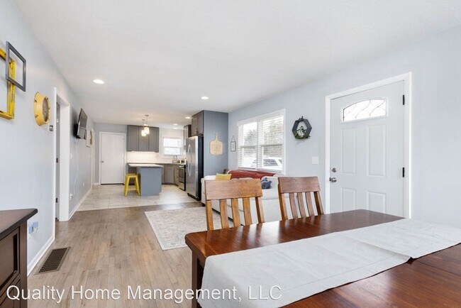 Building Photo - 4 br, 2 bath House - 1133 Hudson Ave