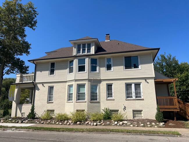 Building Photo - 3400 Cadillac Blvd