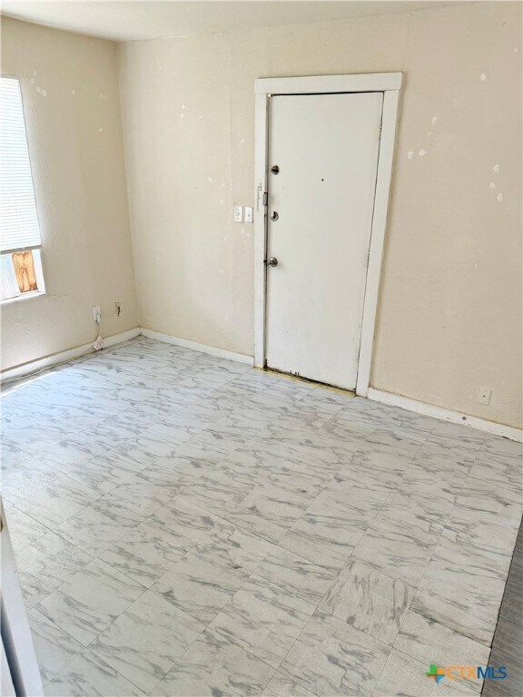 Foto principal - 203 N 1st St